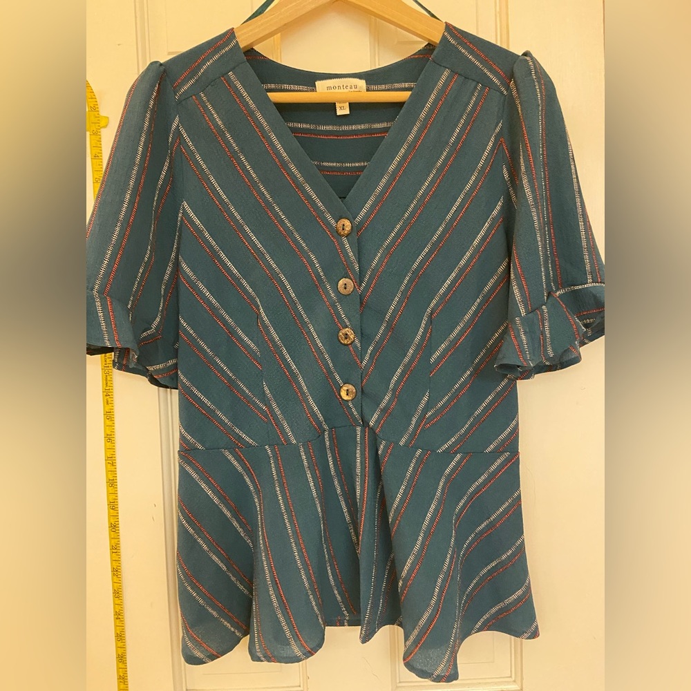 Super cute Monteau peplum blouse size XL